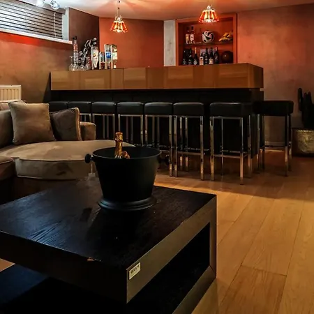 Santorini Breeze , Infinity Blue Монолитос